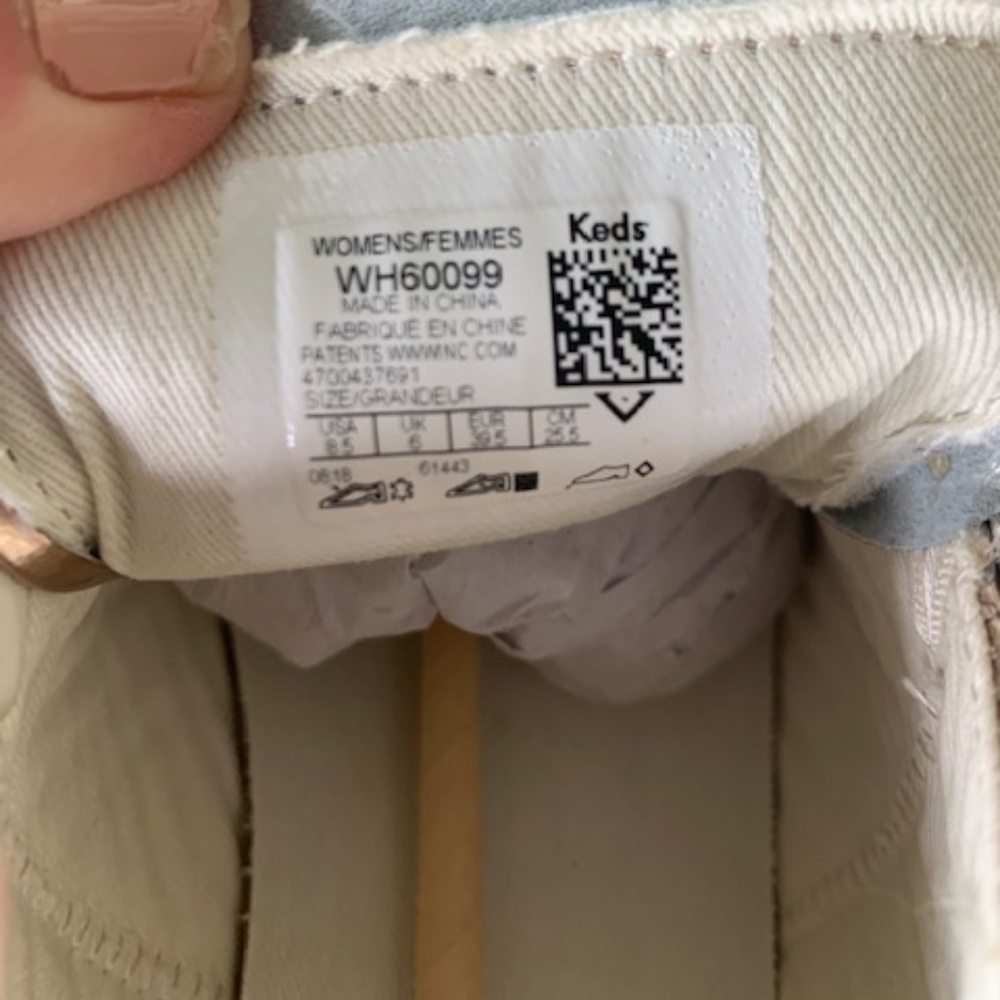 Kate Spade Keds/ NWT Women's Rose Gold Sneakers - Picture 13 of 14